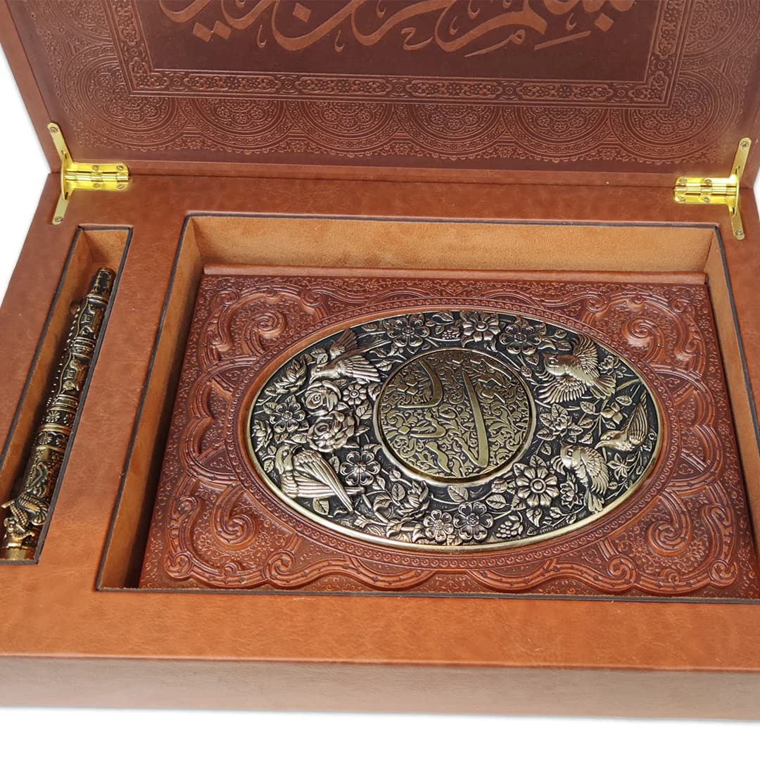پک شاهنامه فردوسی همراه با خودکار کد 036-1 — تصویر ۲