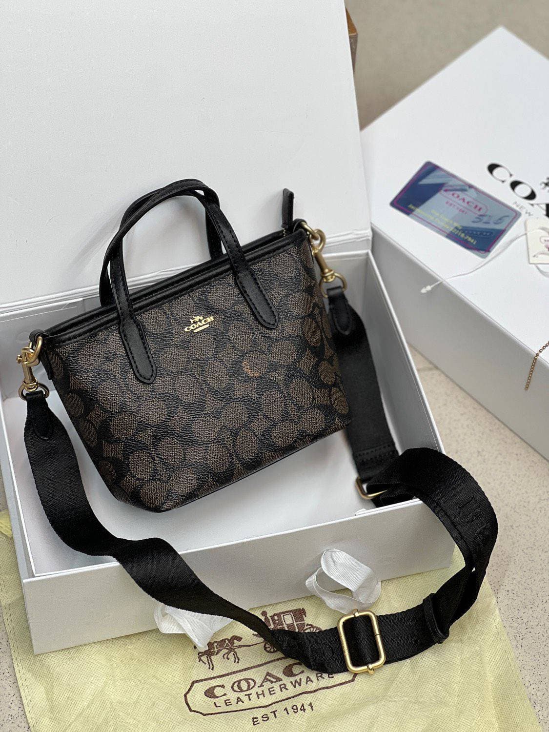 کیف زنانه Coach | کیف دستی شیک و مینیمال دو رنگ مشکی و کرم🆔 کد محصول: BG051
