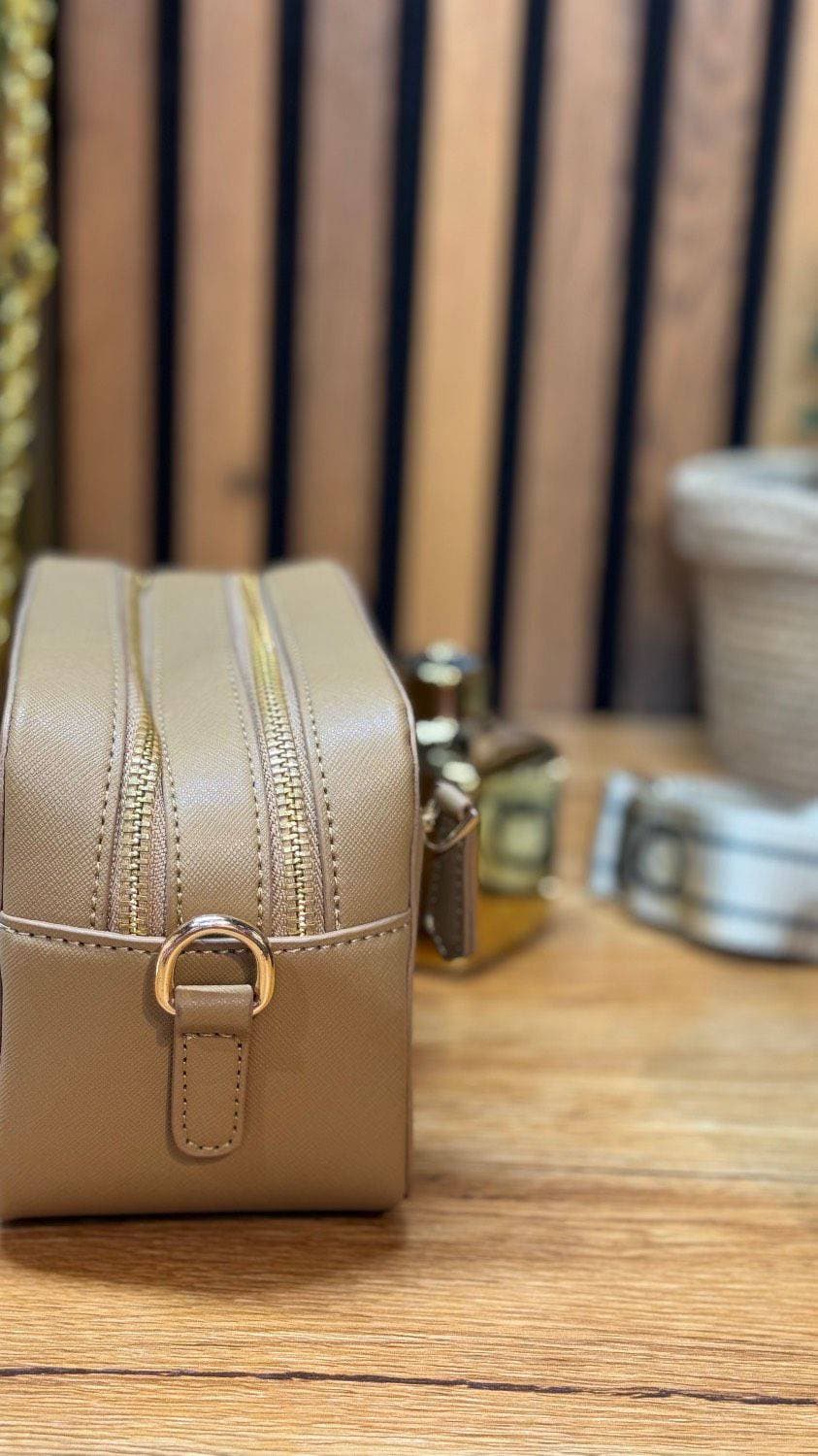 👜 فول پک برند Valentino | کیف زنانه شیک و ترند ✨🆔 کد محصول: BG046 — تصویر ۵