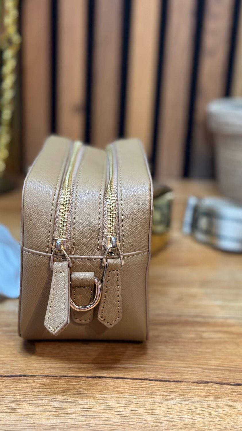 👜 فول پک برند Valentino | کیف زنانه شیک و ترند ✨🆔 کد محصول: BG046 — تصویر ۲