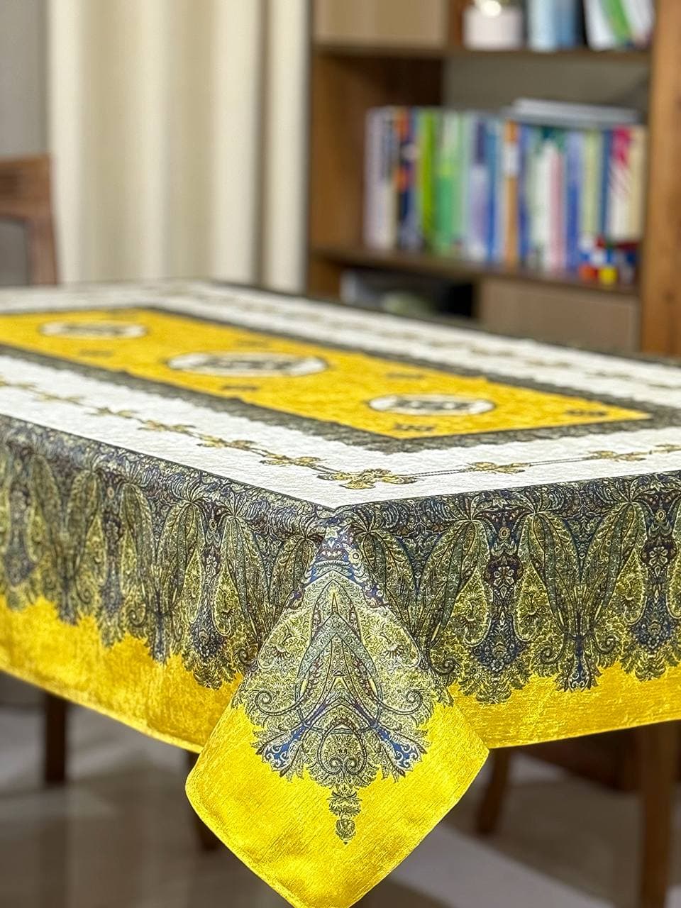 رومیزی طرح خاتون — تصویر ۷