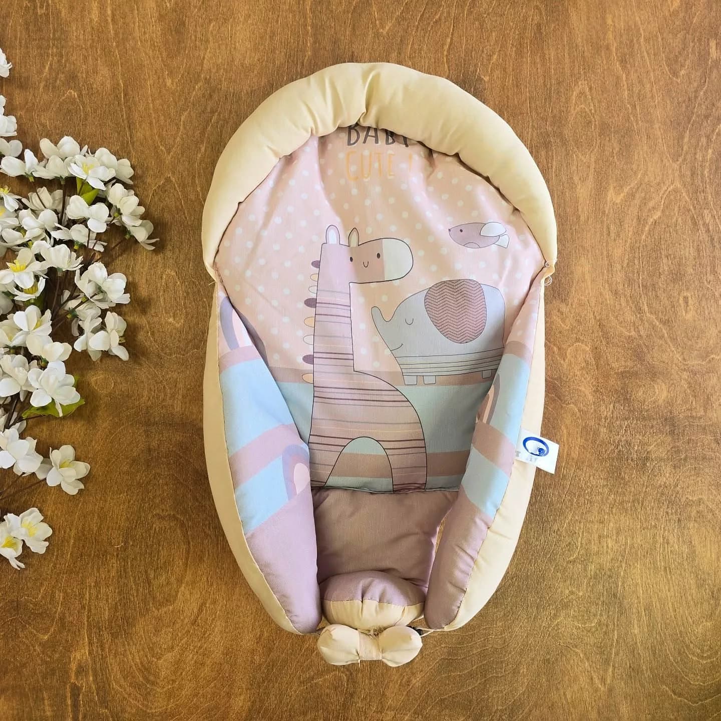 قنداق سوئیسی کرمی – آغوشی نوزاد کد 2749 — تصویر ۶