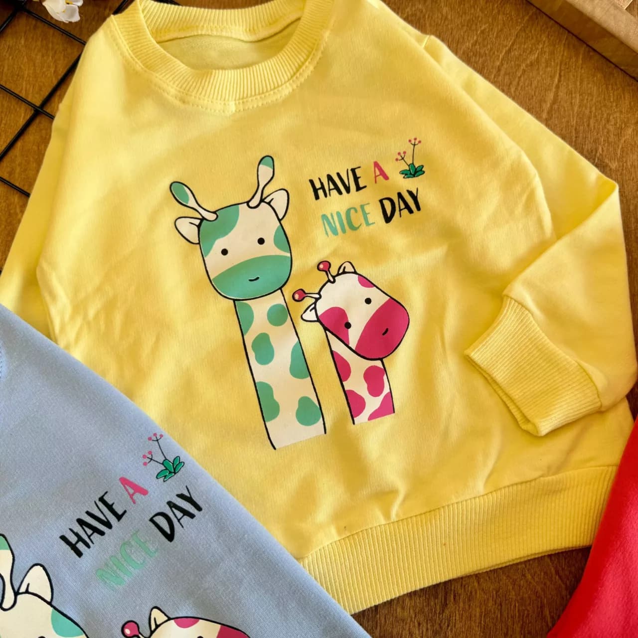 بلوز تک دو زرافه nice day سایز 35 تا 45 کد 6895 — تصویر ۲
