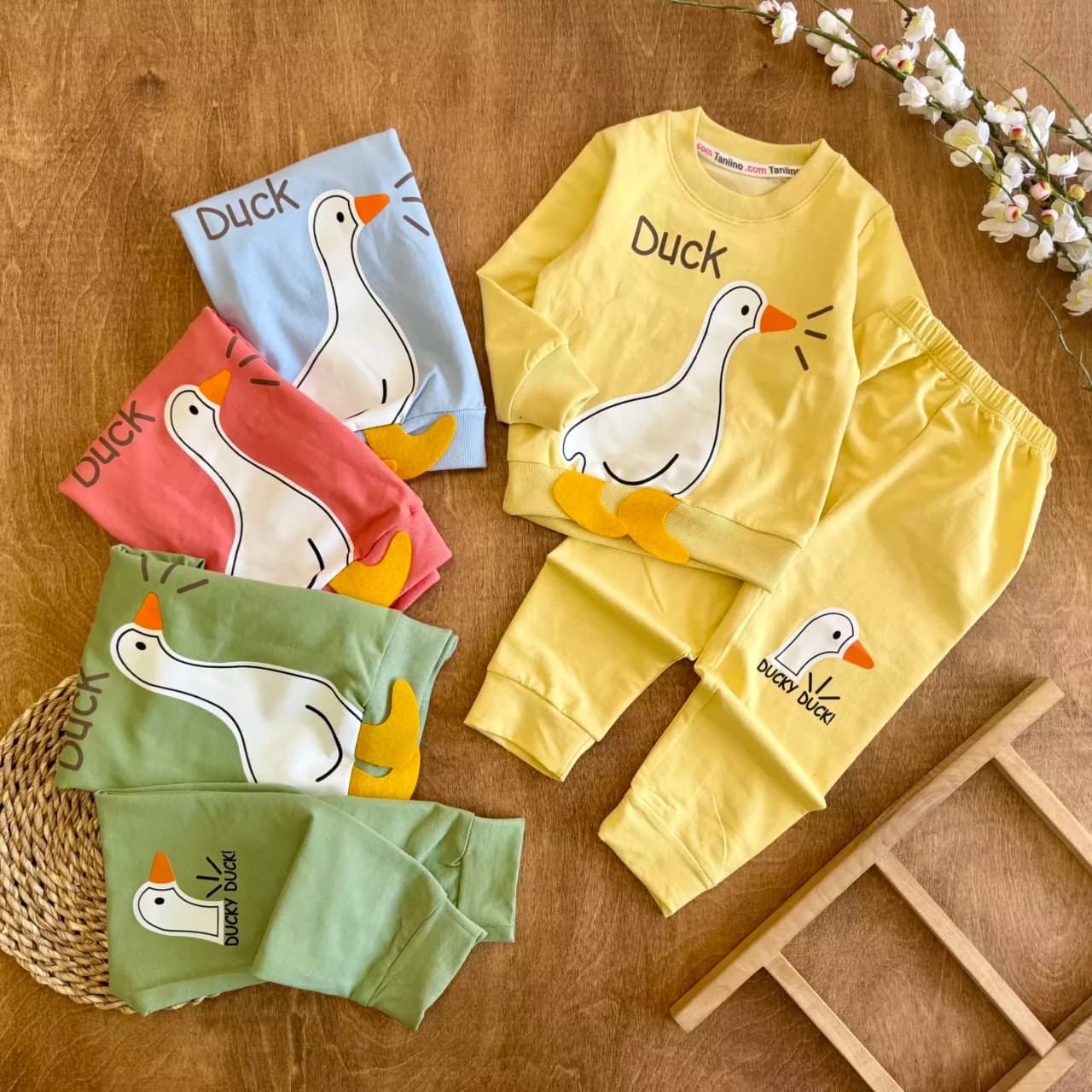 بلوز شلوار اردک پادار Duck سایز 35 تا 45 کد 6846