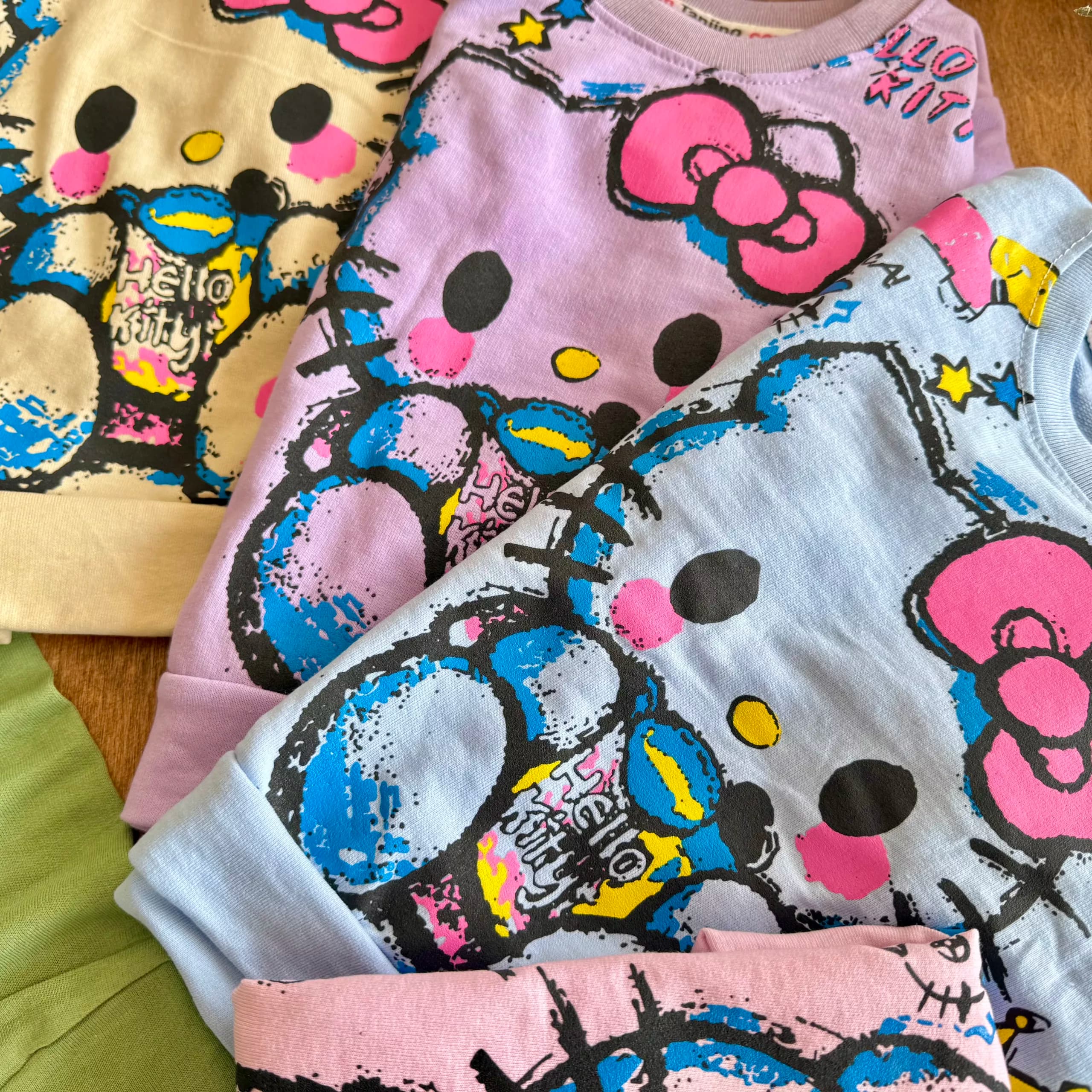 بلوز شلوار پیشی کیتی پاپیونی Hello Kitty کد 6811 — تصویر ۲