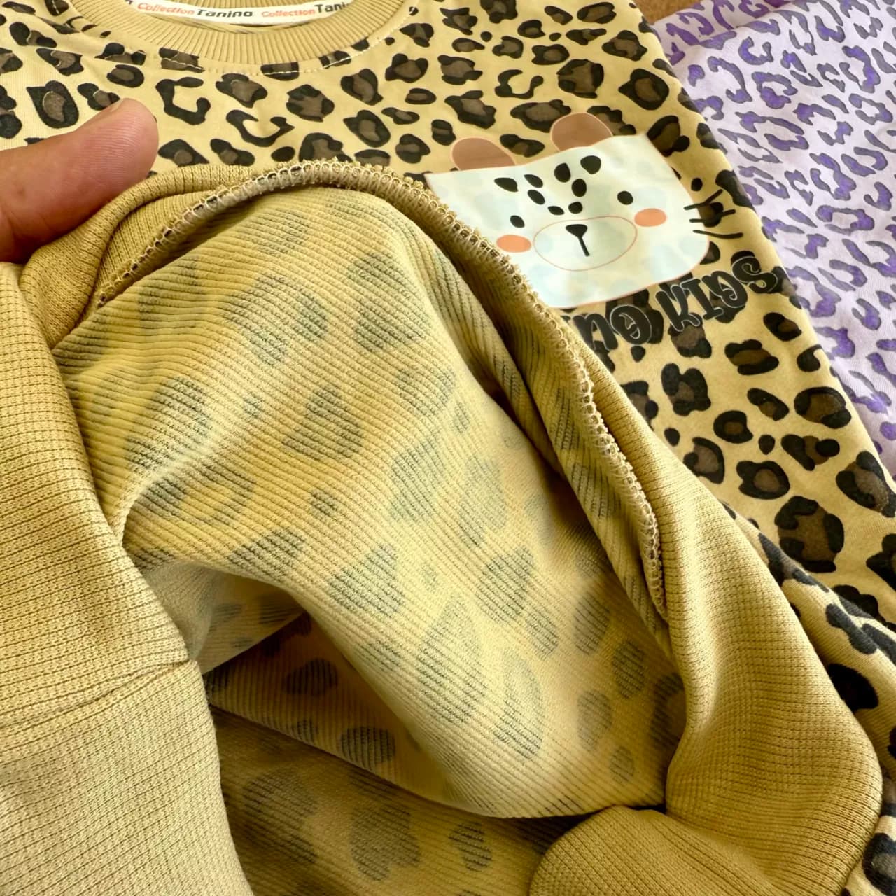 بلوز شلوار پلنگی گربه جیبی سایز 50،55 کد 6747 — تصویر ۳