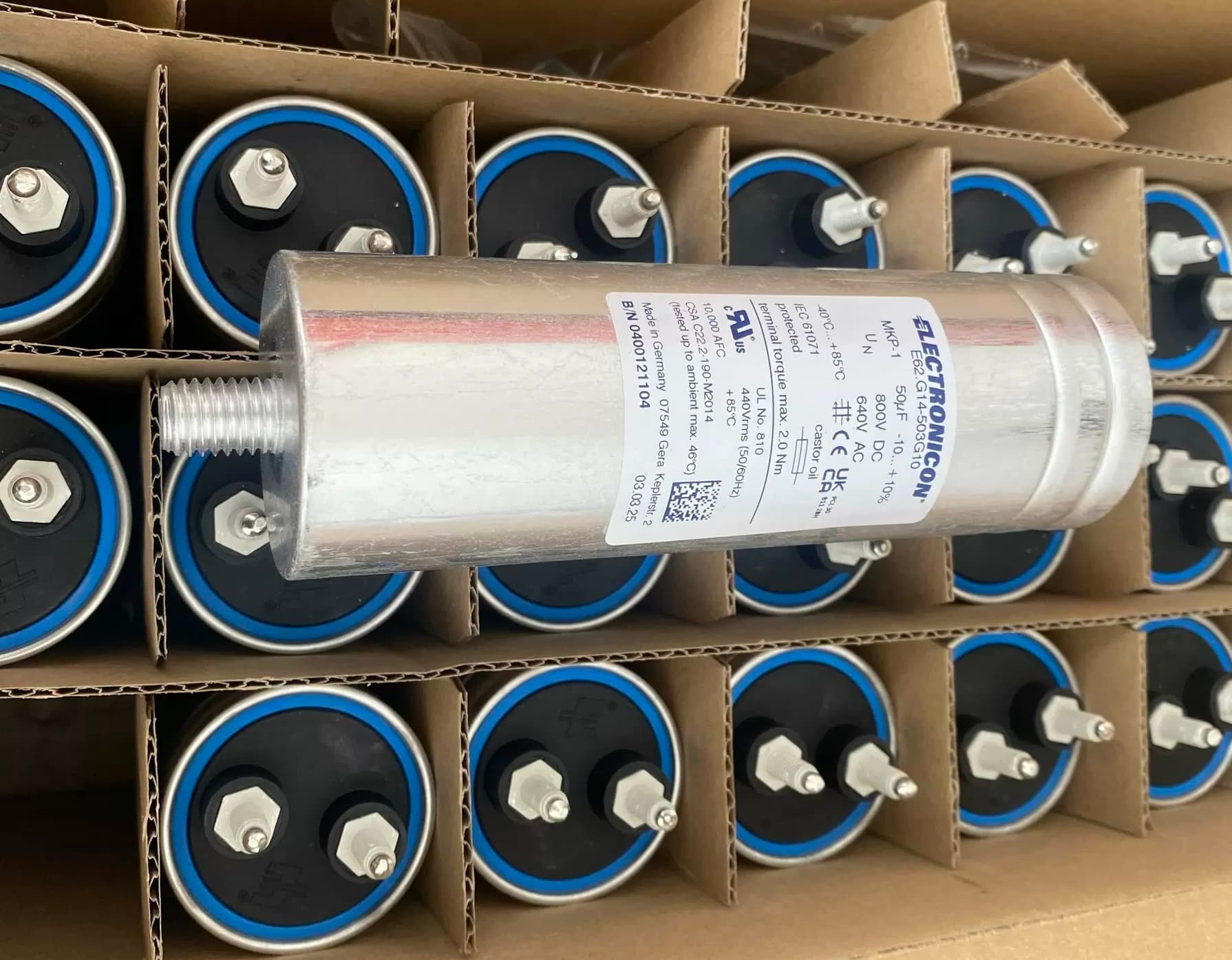 خازن 50 میکرو فاراد 800 ولت DC و 640 ولت AC ساخت ELECTRONICON آلمان از نوع MKP — تصویر ۲