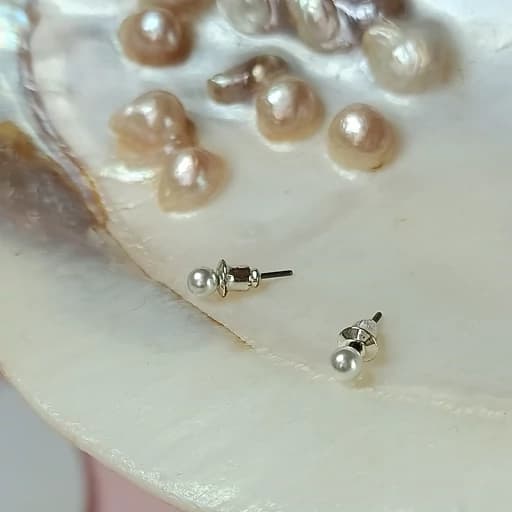 گوشواره میخی مدل مروارید رنگ ثابت