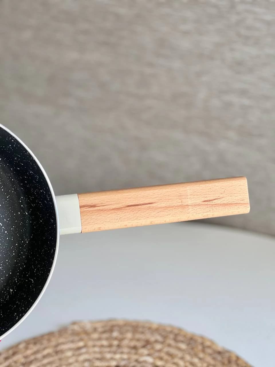 ماهیتابه دسته چوبی دنی هوم سایز 20 — تصویر ۵