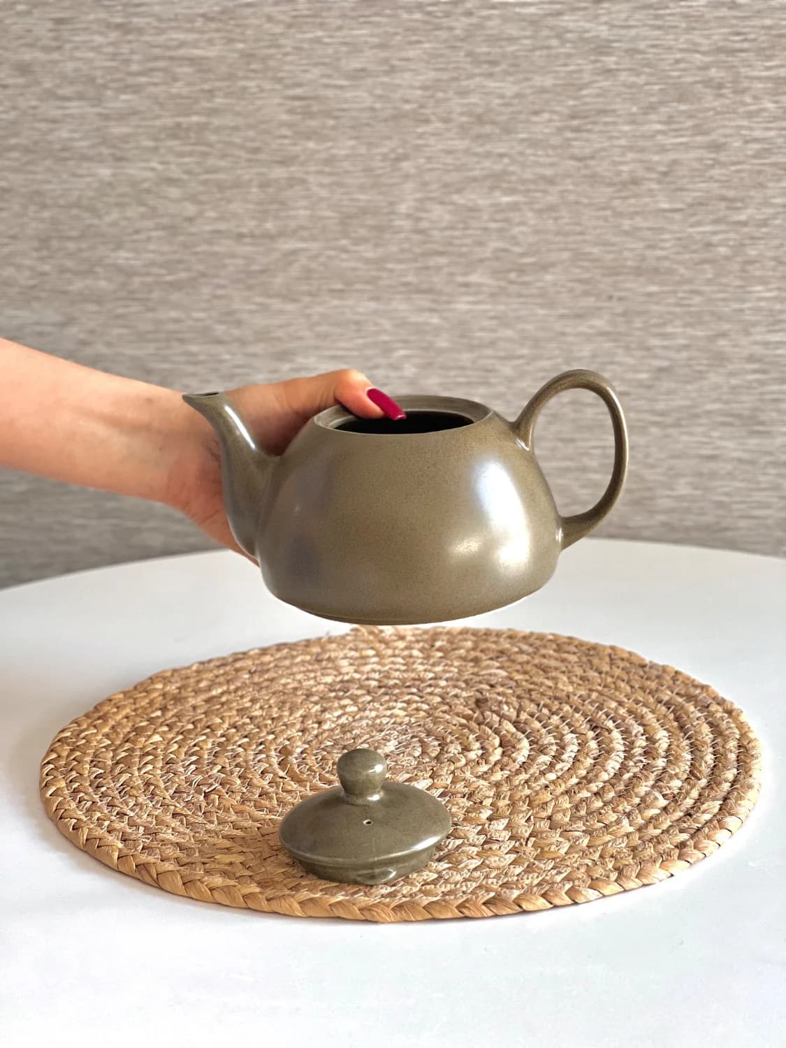 قوری چینی بی وی کی BVK طرح زیتونی Olva — تصویر ۴