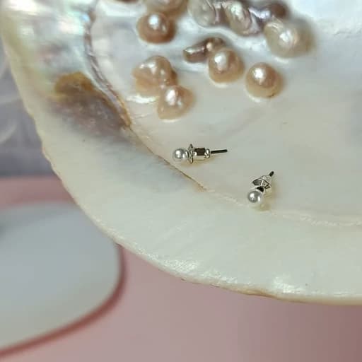 گوشواره میخی مدل لارا