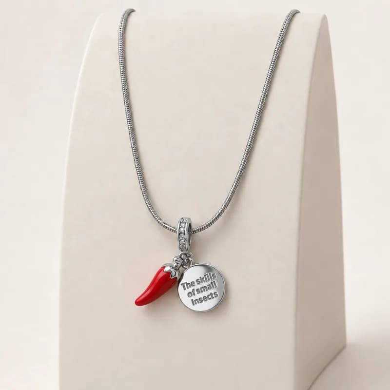 گردنبند استیل زنانه آویز فلفل قرمز و پلاک نوشته دار نقره ای