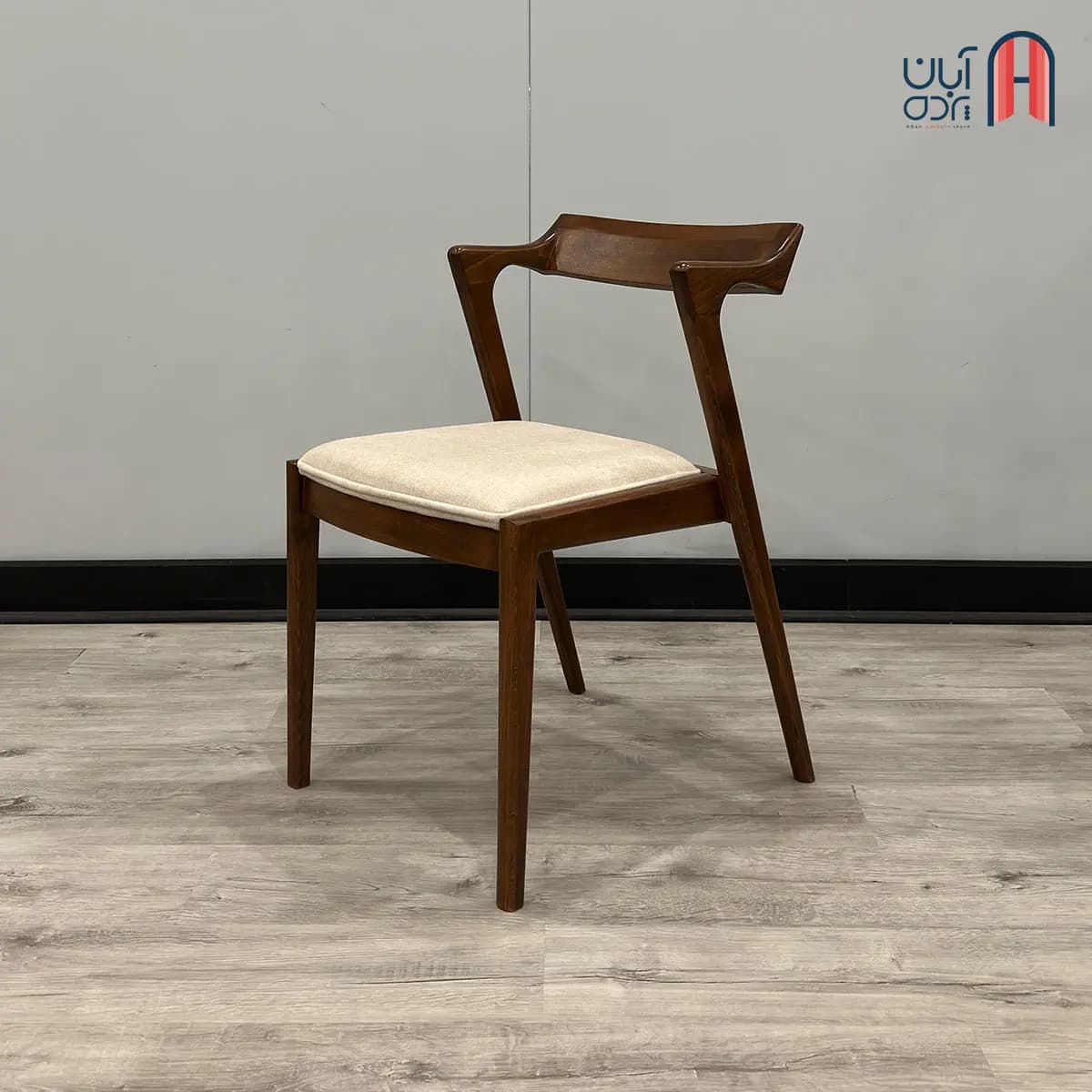 صندلی تاج گرد — تصویر ۵