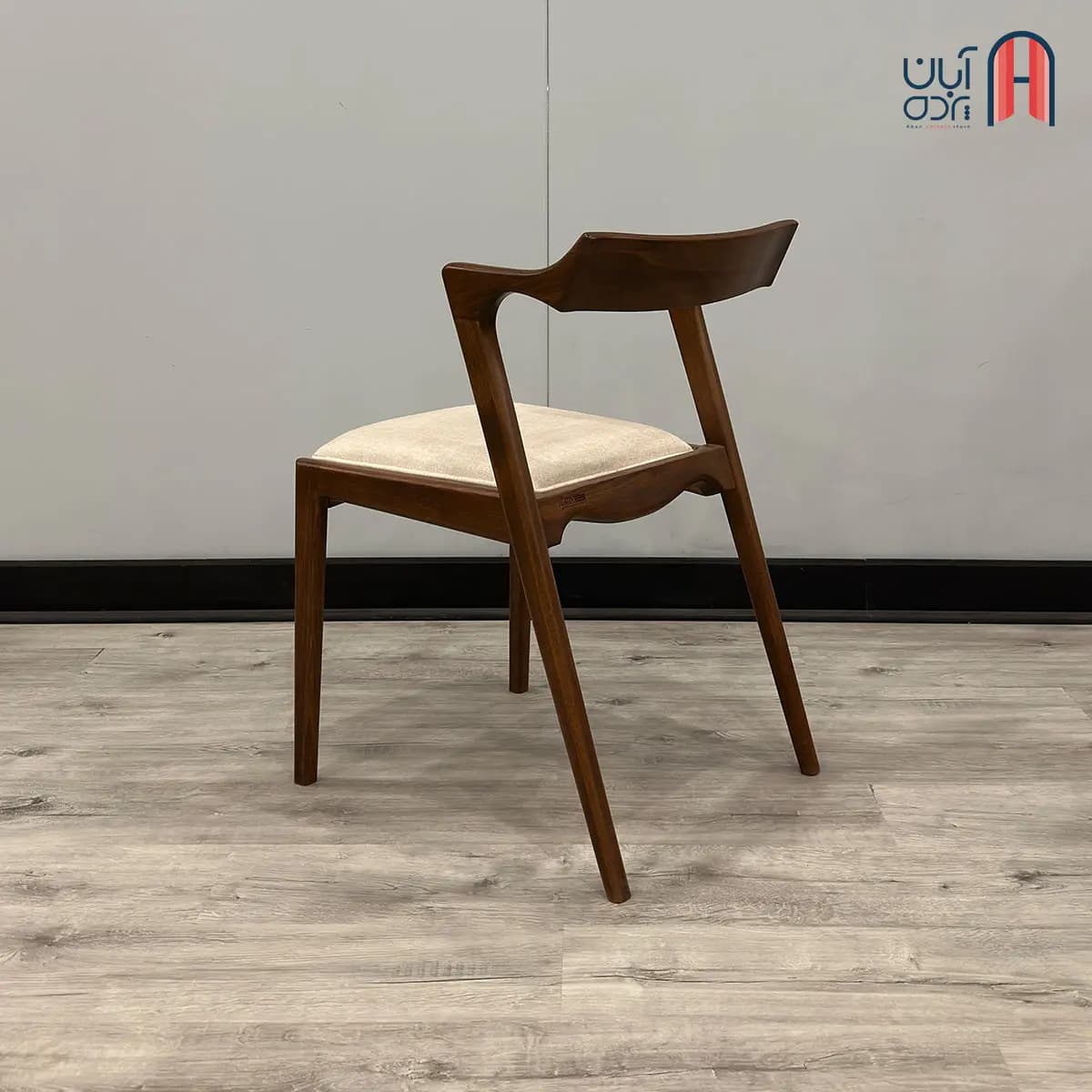 صندلی تاج گرد — تصویر ۶