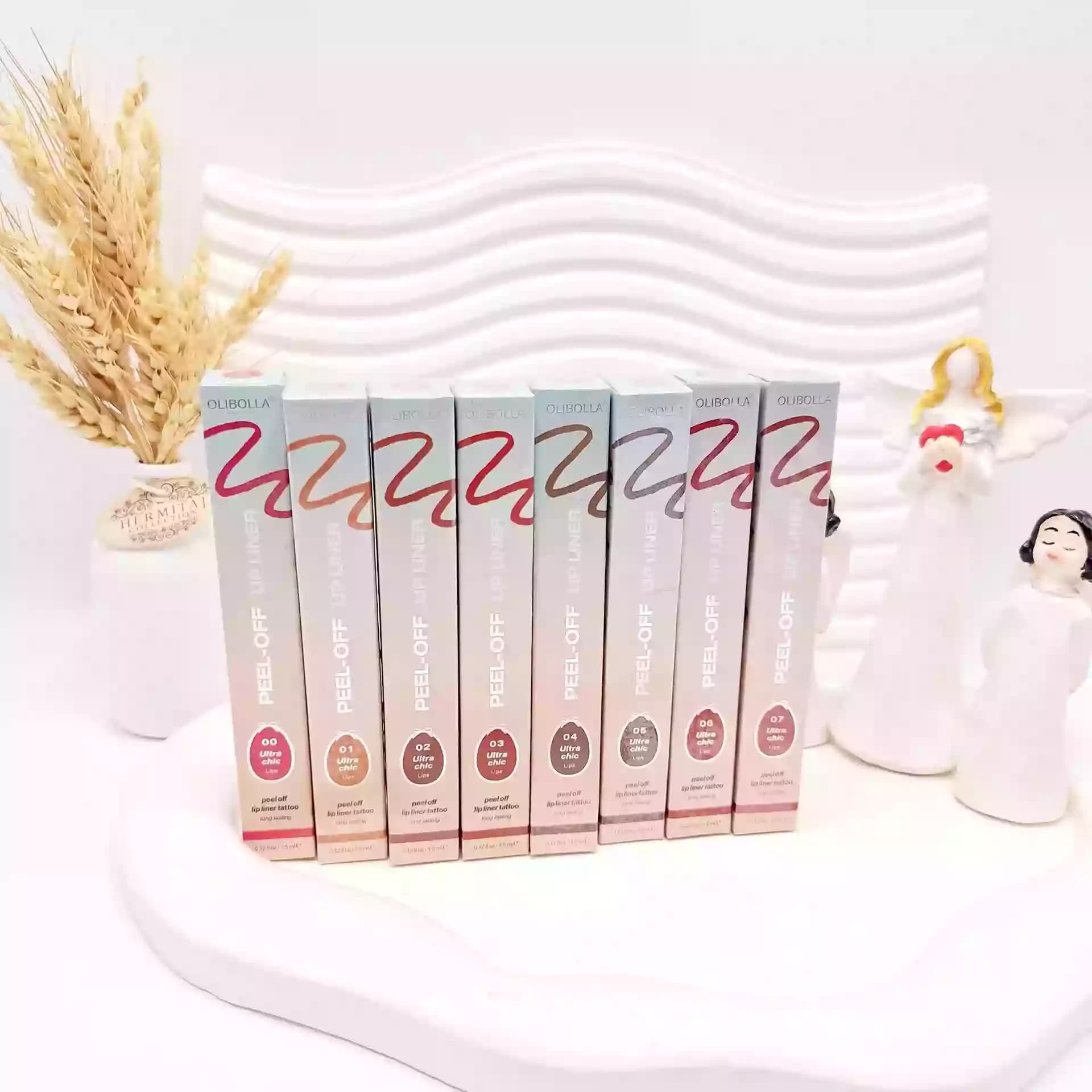 رژ لب و خط لب پیلافی اولی بولا استخری — تصویر ۳