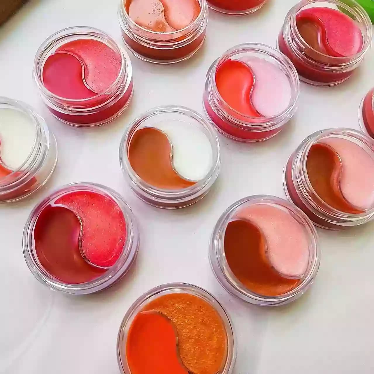رژ لب فانتزی Billion Beauty شاین دار جامد مدل galaxy — تصویر ۲