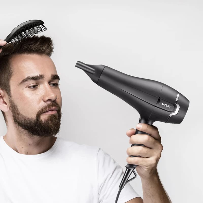 سشوار حرفه ای وی جی آر مدل V-450 با باد سرد و متمرکزکننده