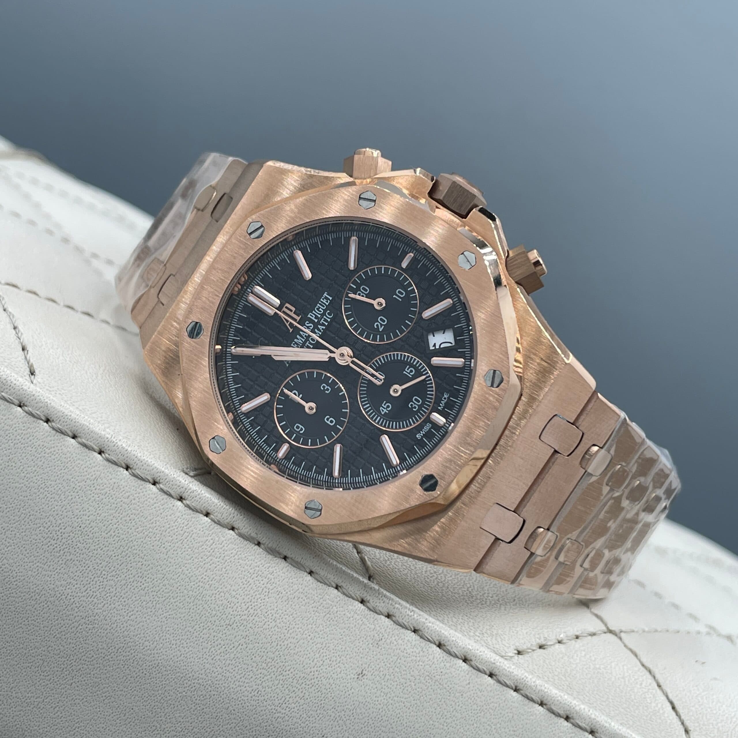 ساعت مردانه ادمار پیگه كرنوگراف رزگلد Audemars Piguet — تصویر ۴