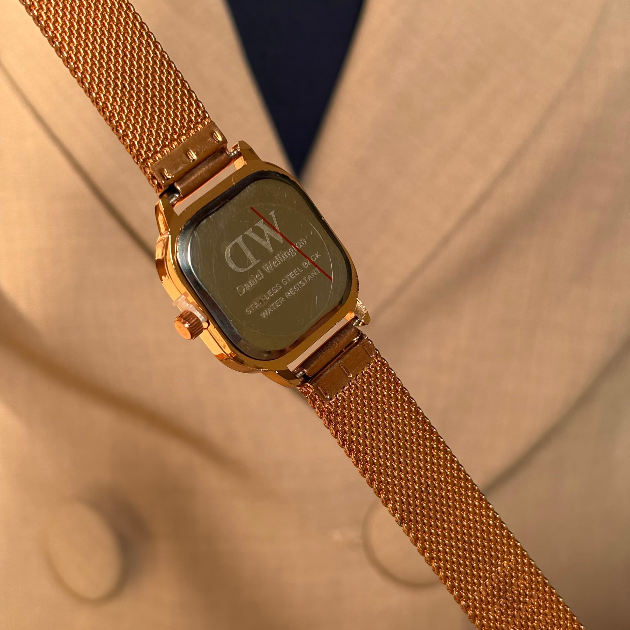 ساعت زنانه دنيل ولينگتون رزگلد صفحه مشکی Daniel Wellington quadro — تصویر ۲