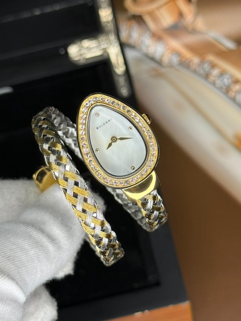 ساعت مچی دور نگین زنانه طرح مار بولگاری Bvlgari — تصویر ۲