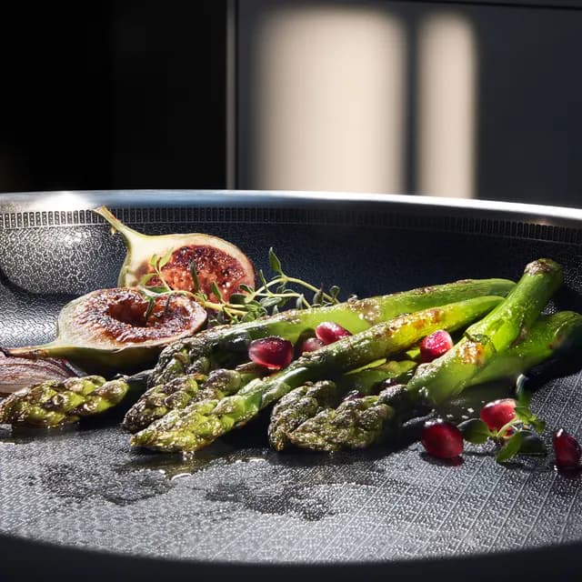 تابه نیم ووگ وی ام اف مدل WMF Ultimate Profi Resist Deep Fry Pan 28 cm — تصویر ۲