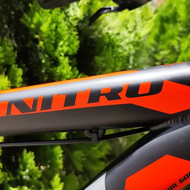 دوچرخه KIOTO NITRO سایز 27.5؛ آلومینیوم T4-T6، دوشاخ ۱۰۰ میلی با قفل و رینگ ۳ جداره (شیمانو اصلی) — تصویر ۶