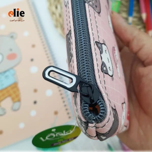 جامدادی تک زیپ طرح دار لوکی سری کلاسیک — تصویر ۳