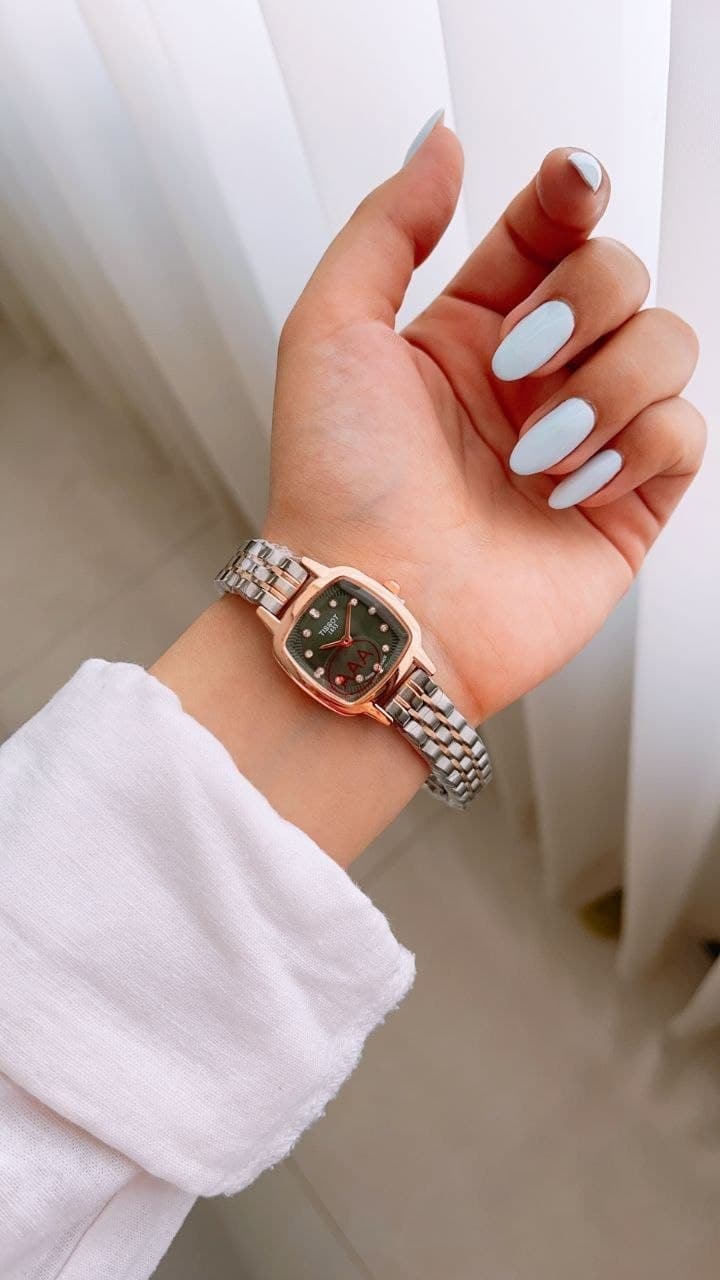 ساعت مچی زنانه ☑️TISSOT 🔥highe quality 🫶زنونه تیسوت دویل رفرانس T 1983 قفل استیل پروانه ای مقاوم دربرابر آب صفحه نگین دار بند استیل صفحه مربعی موتور کوارتز خاص وجذاب