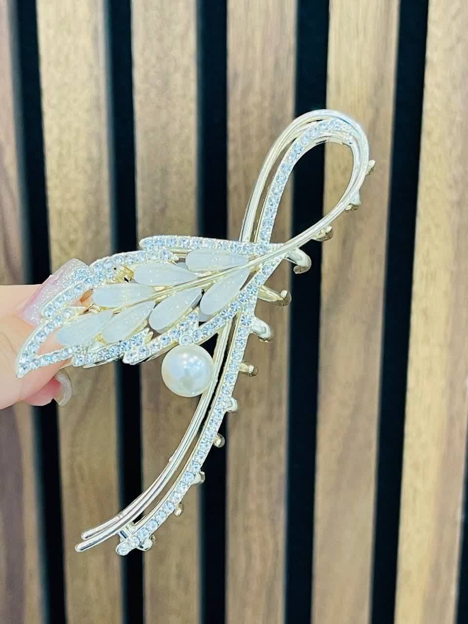 کلیپس دم ماهی کریستال — تصویر ۳