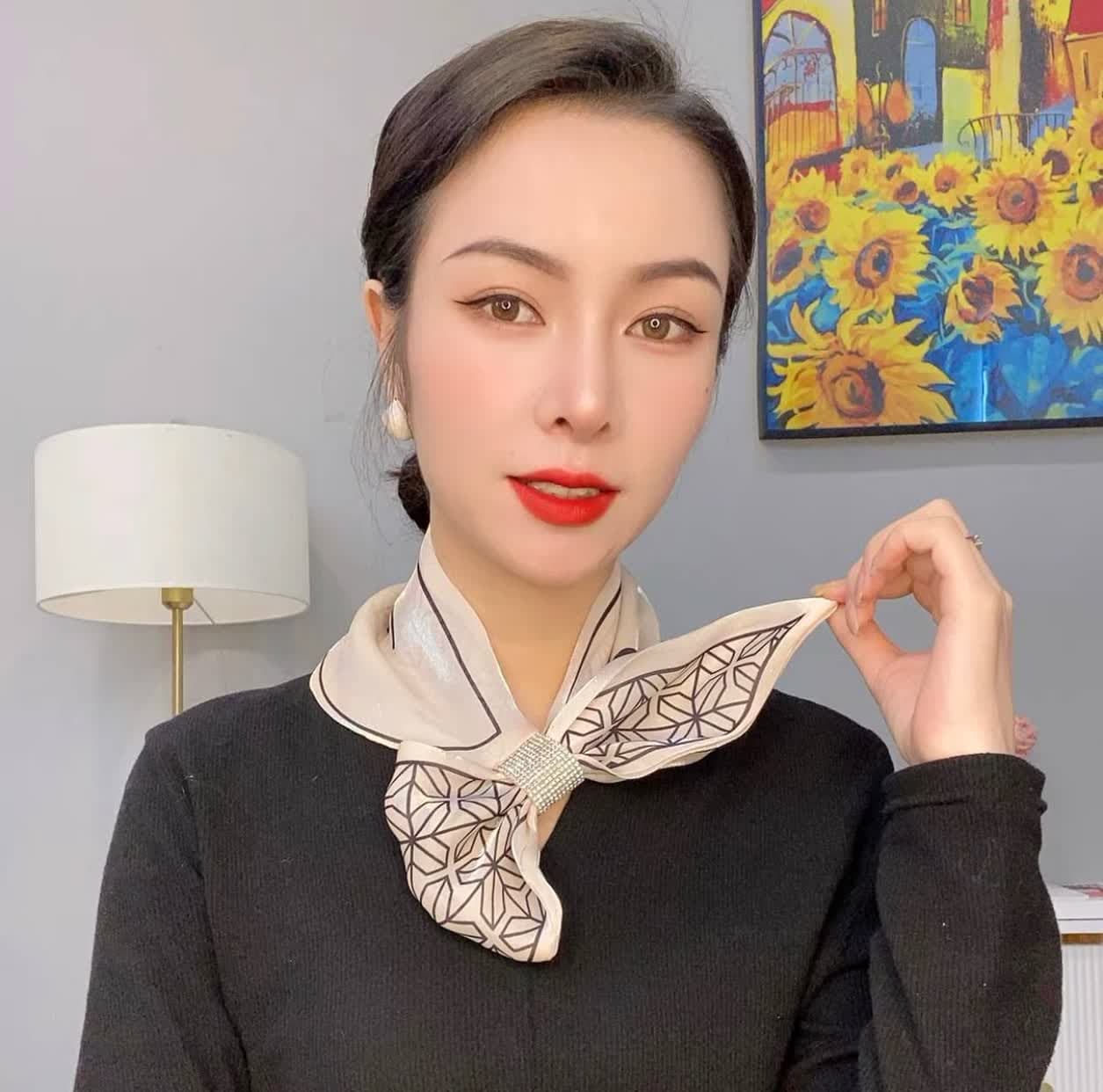 دستمال گردن پهن نگین دار باندانا — تصویر ۶