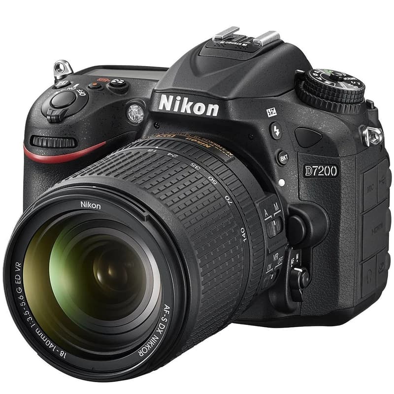 دوربین دیجیتال نیکون مدل D7200 به همراه لنز 18-140 میلی متر استوک گرید A