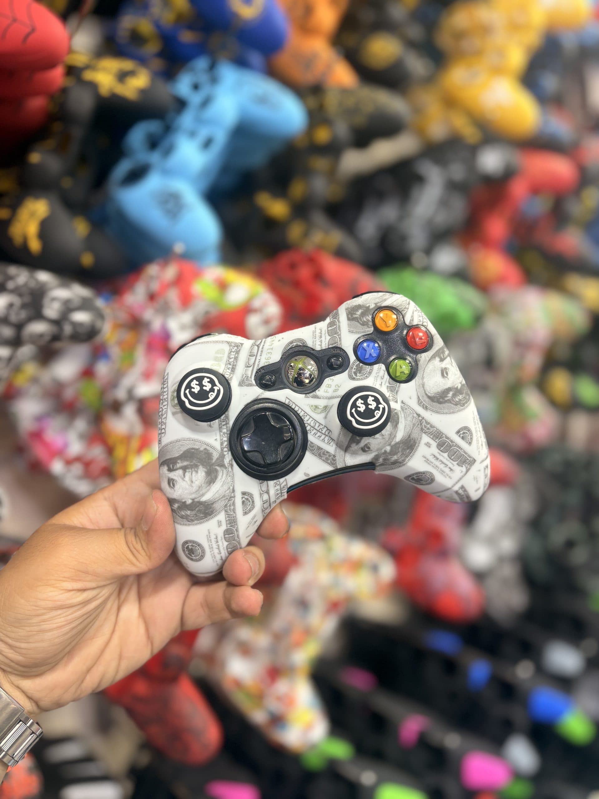 کاور دسته سیلیکونی xbox 360 ضد ضربه + دو عدد سر آنالوگ ( Dollar )