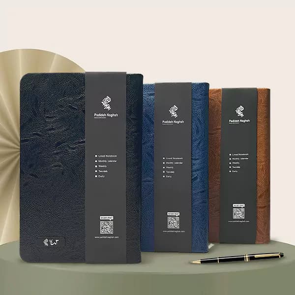 سررسید روزشمار 1404 مدل چرم جوکی — تصویر ۲