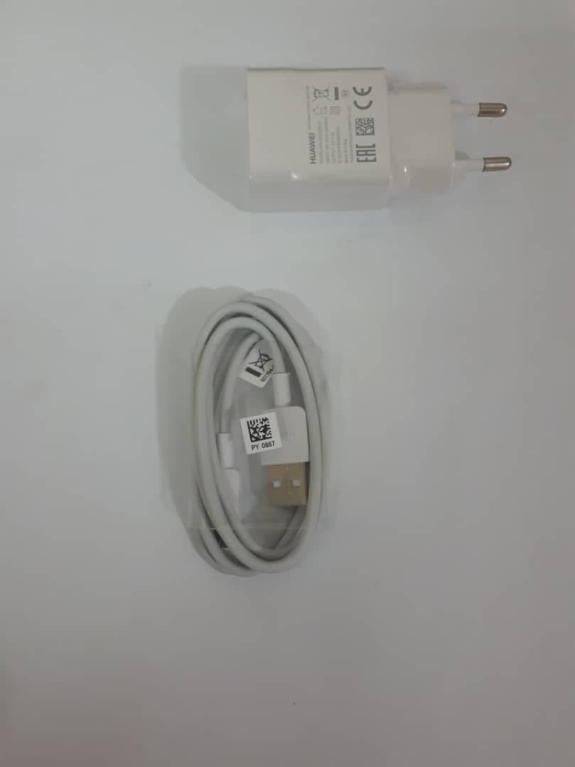 شارژر فابریک هواوی مدل p8 — تصویر ۲
