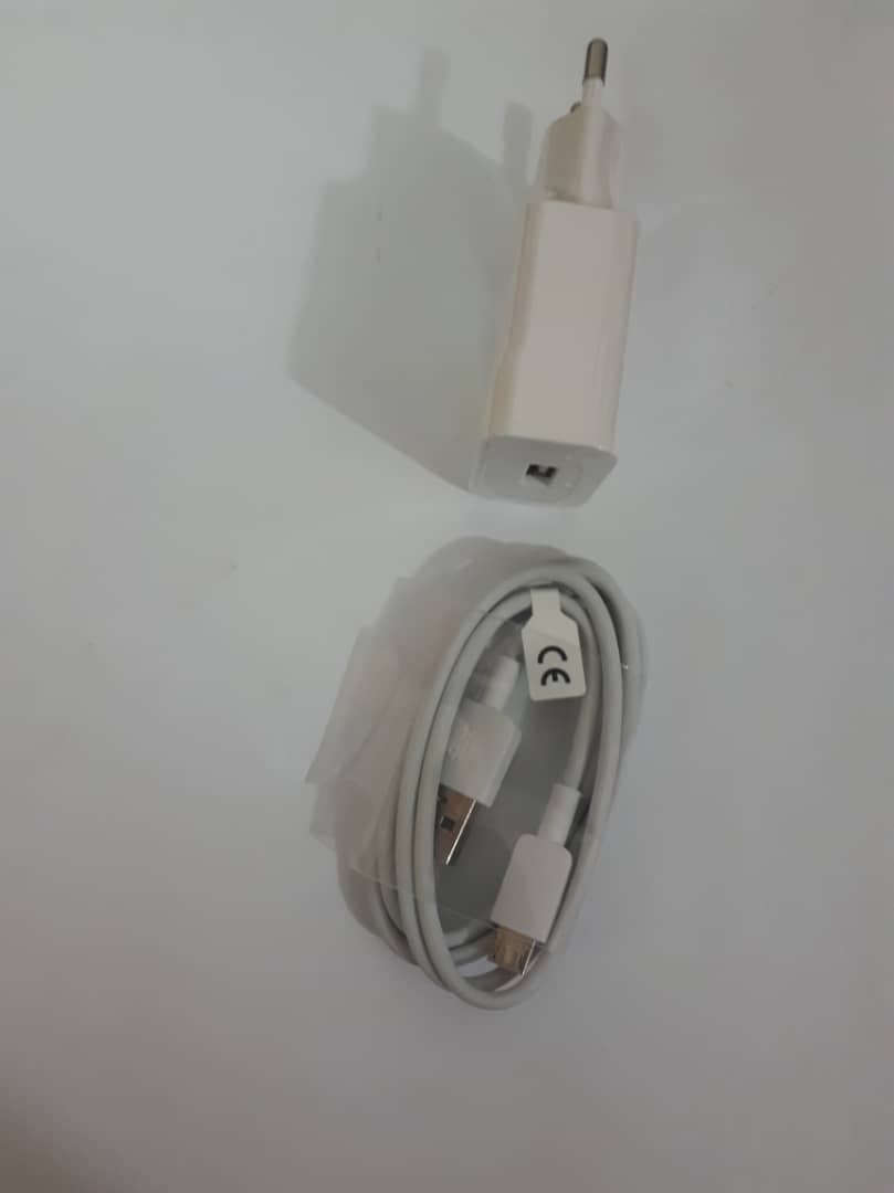 شارژر فابریک هواوی مدل p8 — تصویر ۳