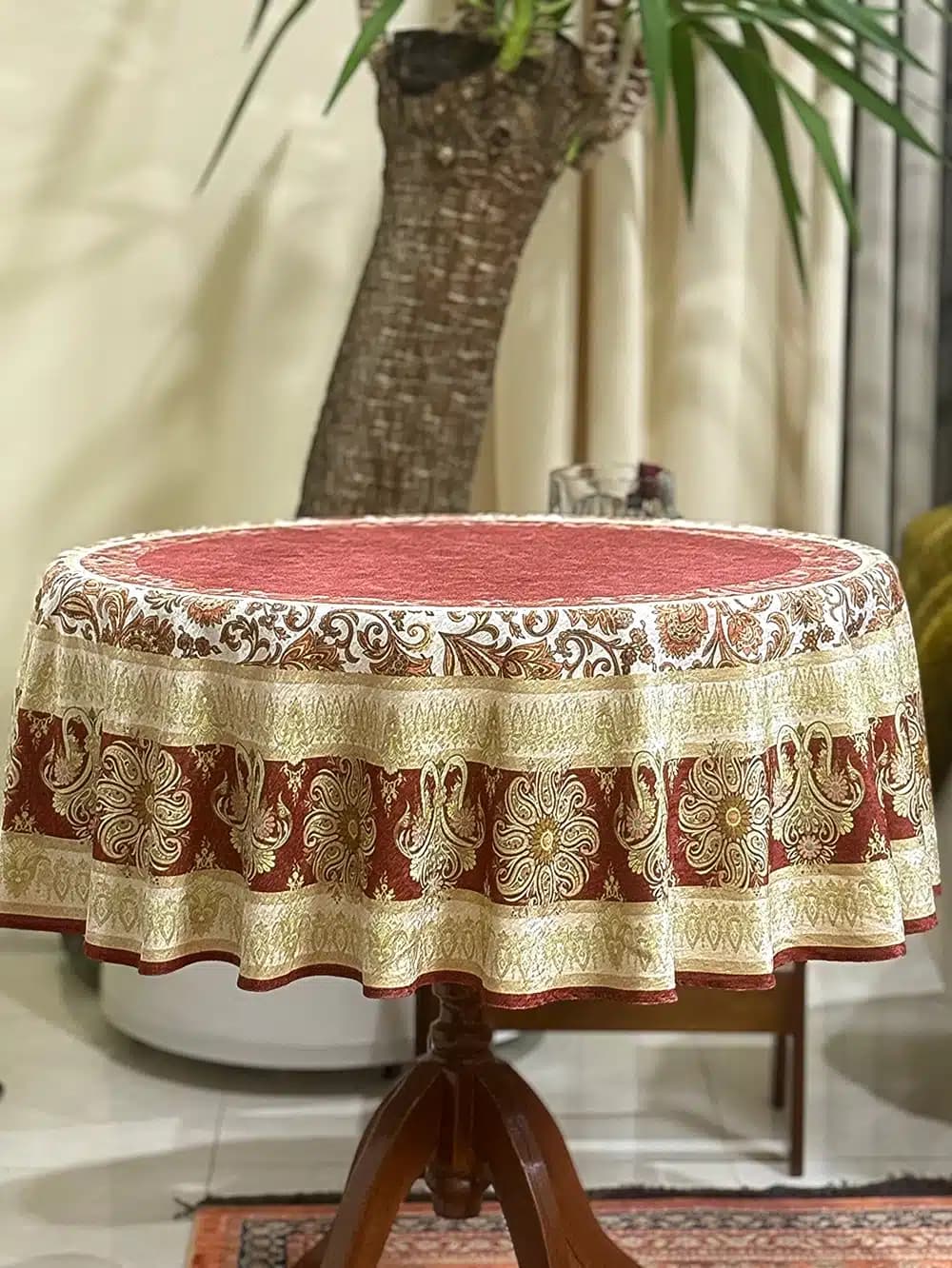رومیزی گرد طرح توران — تصویر ۶