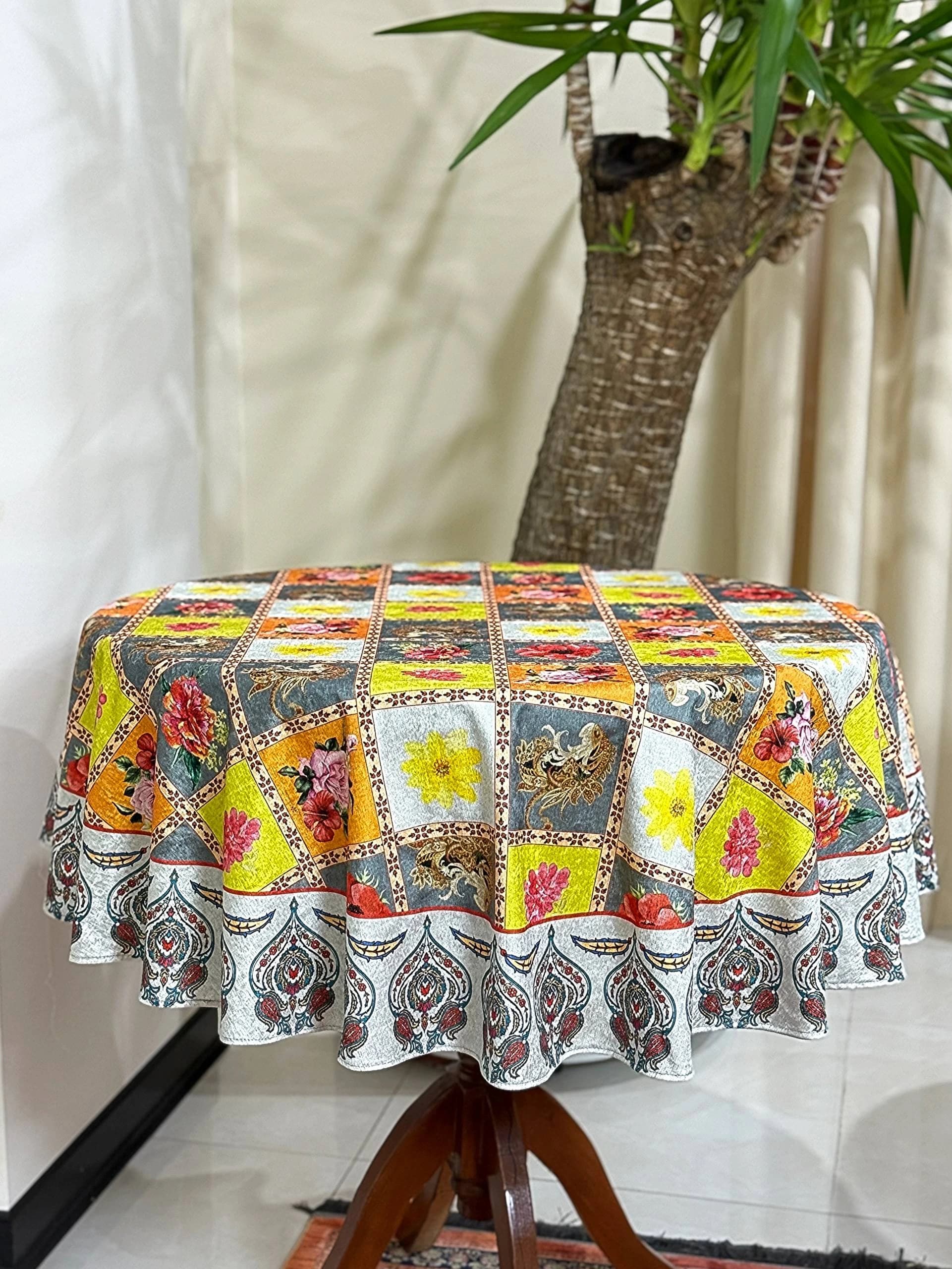رومیزی گرد طرح چهل تیکه — تصویر ۷