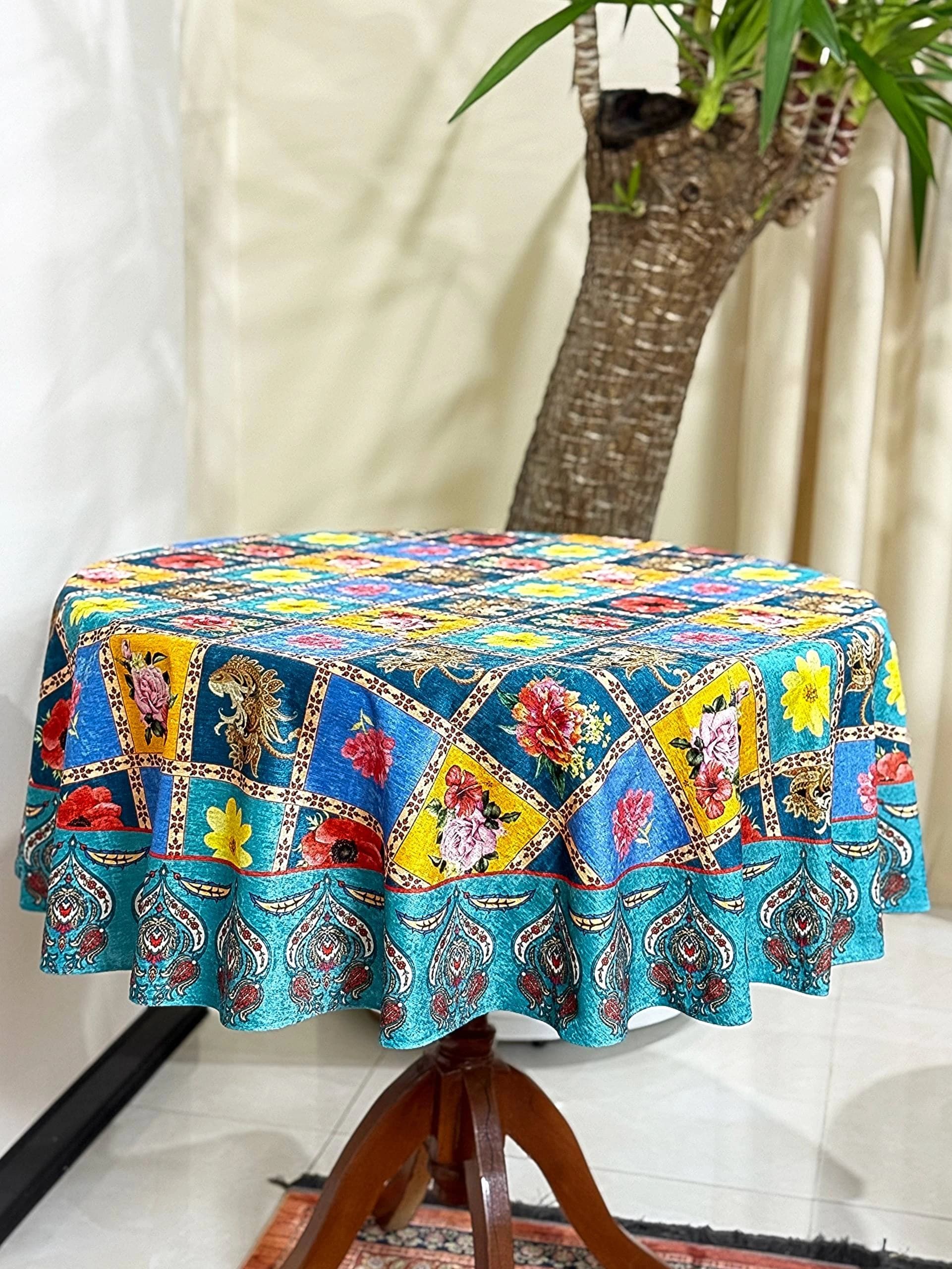 رومیزی گرد طرح چهل تیکه — تصویر ۵