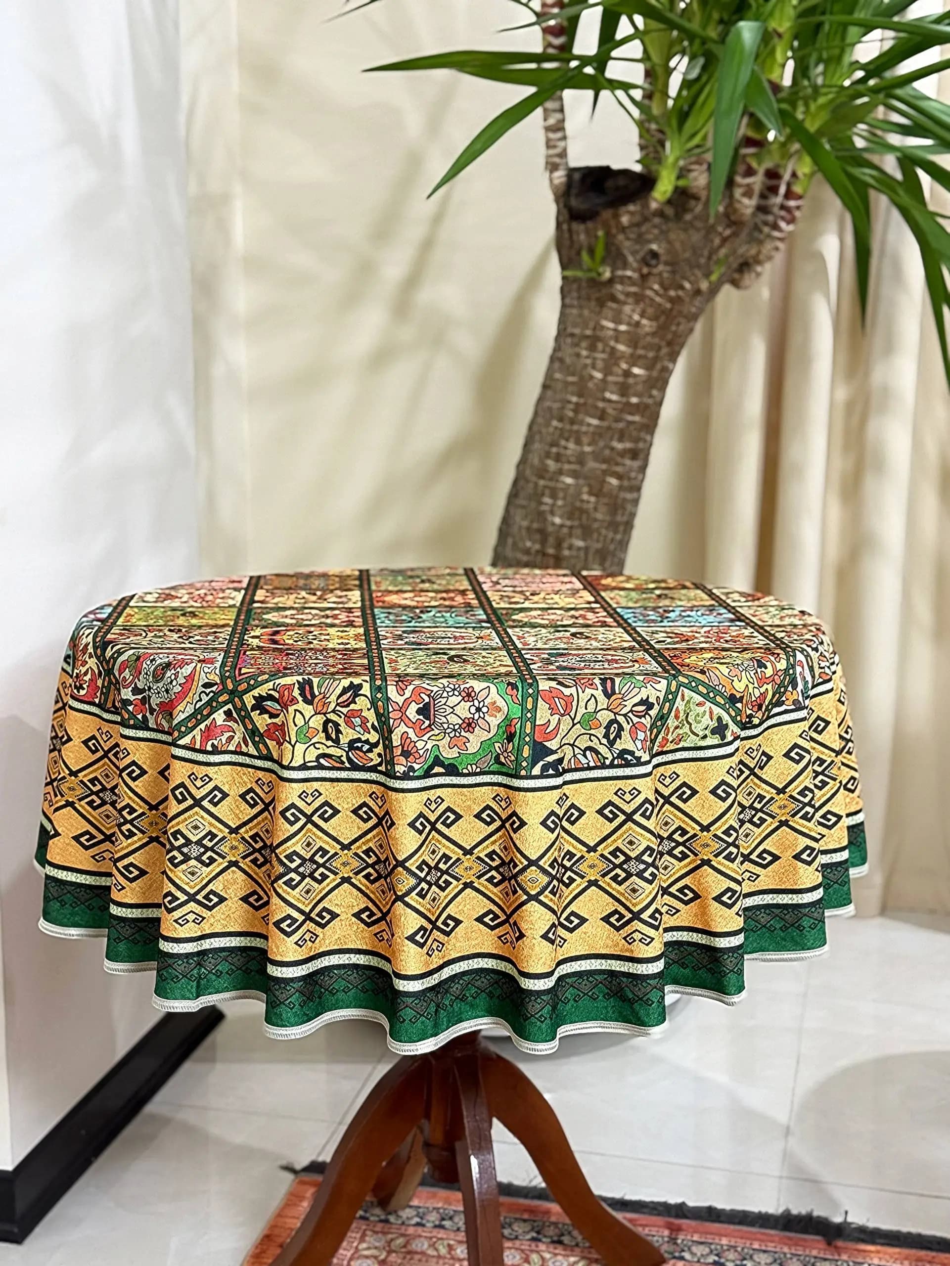 رومیزی گرد طرح خشتی — تصویر ۲