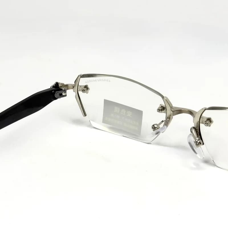 عینک فریم‌لس کروم هارتز Chrome Hearts مدل چندضلعی با عدسی هوشمند فتوکرومیک | مناسب زنانه و مردانه — تصویر ۷