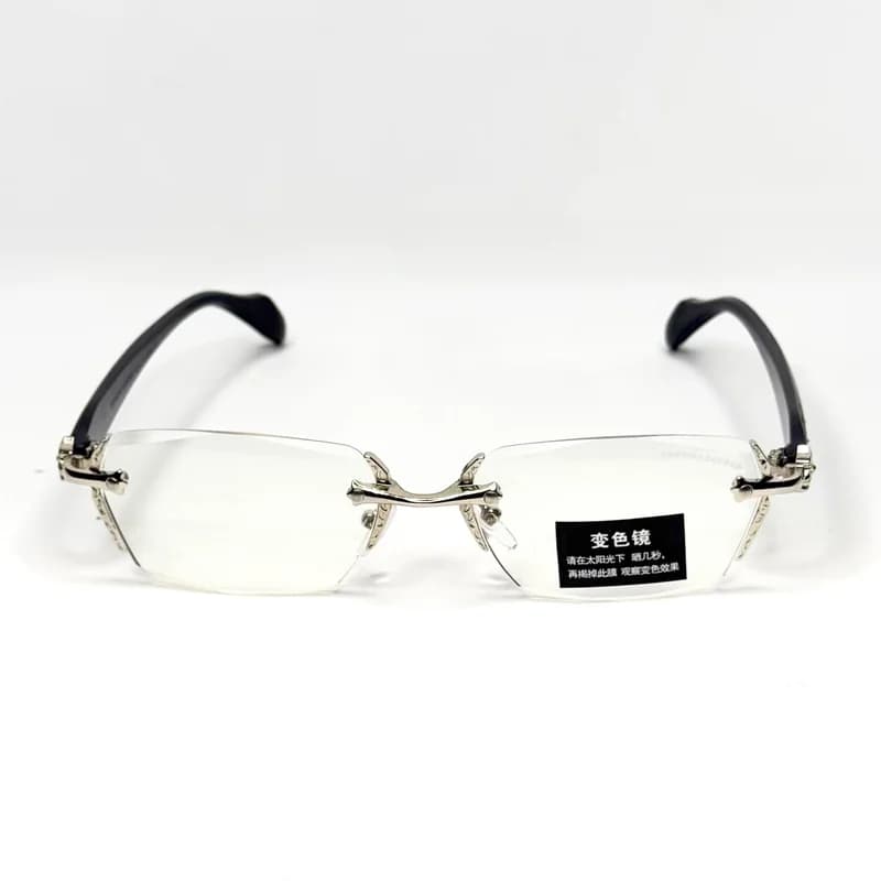 عینک فریم‌لس کروم هارتز Chrome Hearts مدل چندضلعی با عدسی هوشمند فتوکرومیک | مناسب زنانه و مردانه — تصویر ۴