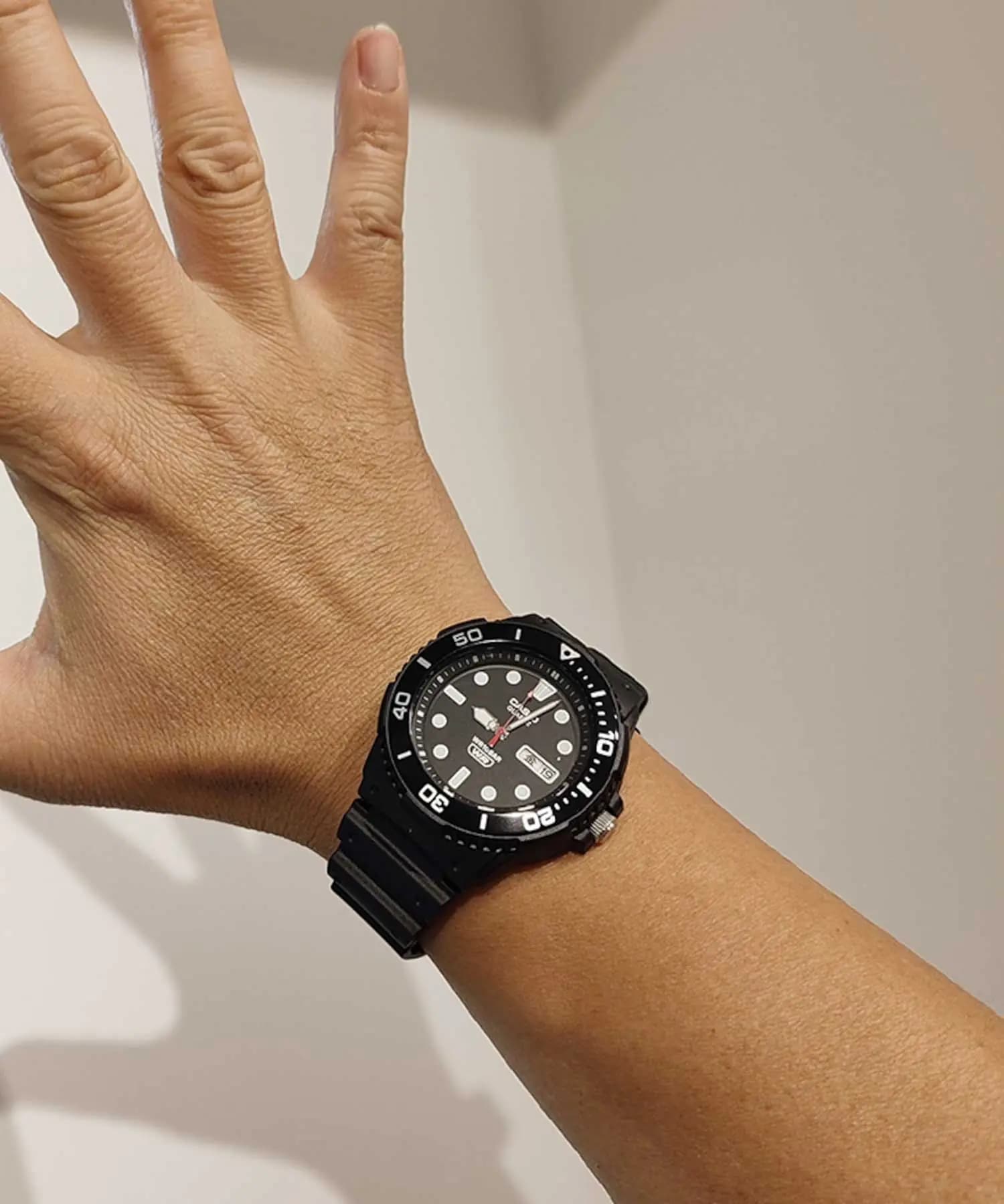 ساعت مچی مردانه کاسیو CASIO MRW-230H-1E1VDF — تصویر ۶