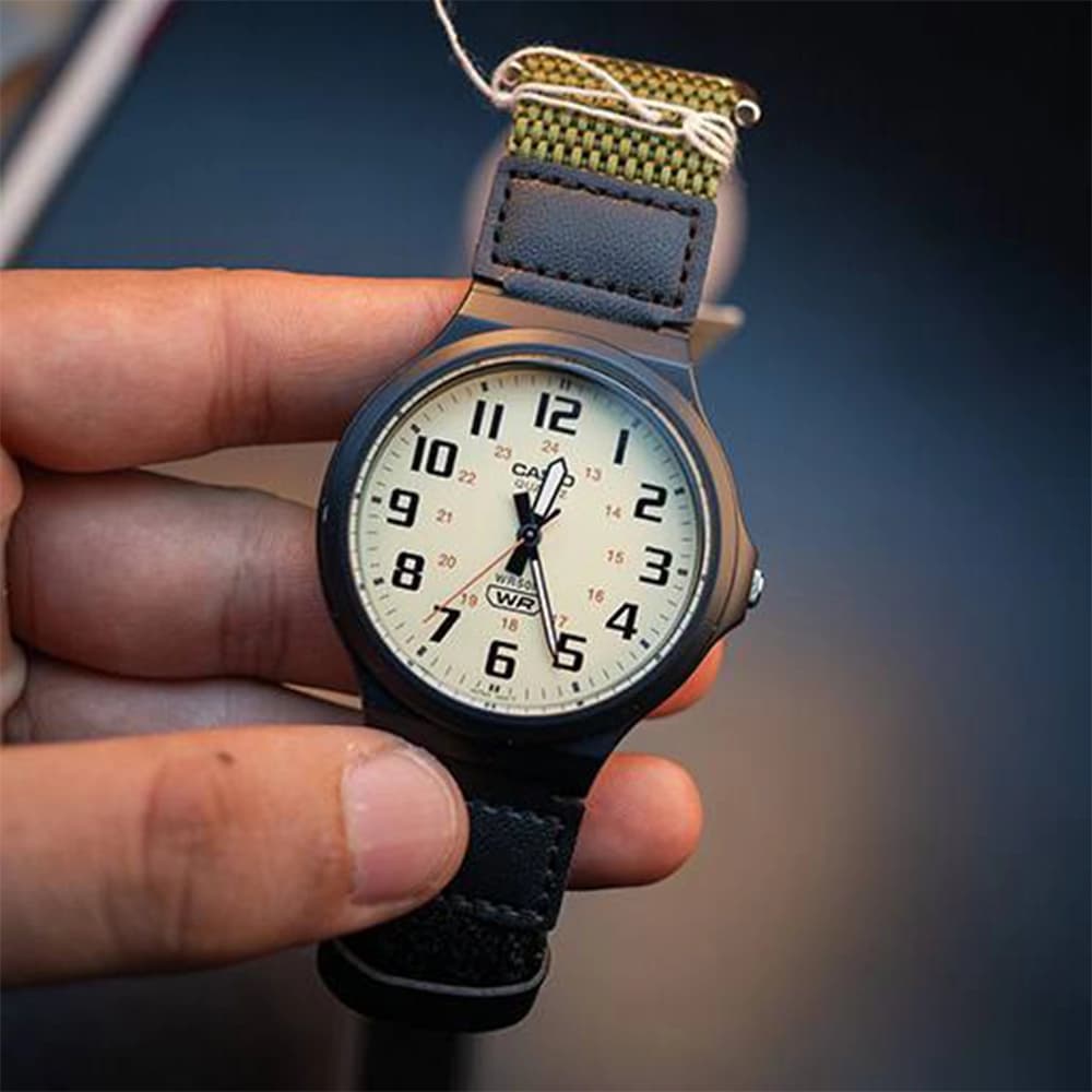ساعت مچی مردانه کاسیو CASIO MW-240B-3BV — تصویر ۶