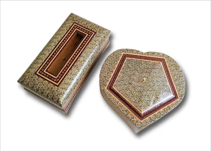 ست هدیه صنایع دستی: جعبه دستمال و شکلات‌خوری قلب خاتم‌کاری اصفهان — تصویر ۲