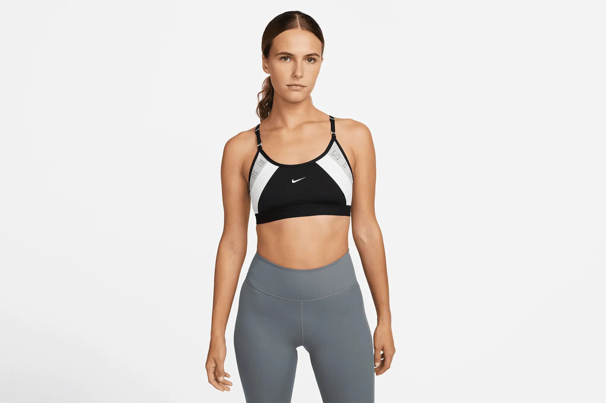 برا ورزشی زنانه نایکی Nike Women’s Indy Logo Bra مشکی — تصویر ۶