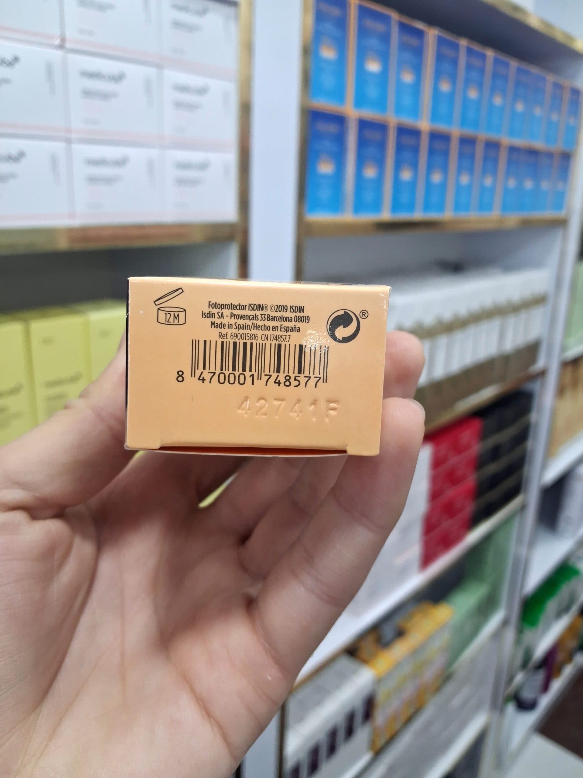 ضد آفتاب فیوژن واتر بی رنگ SPF50 حجم 50 میل — تصویر ۵