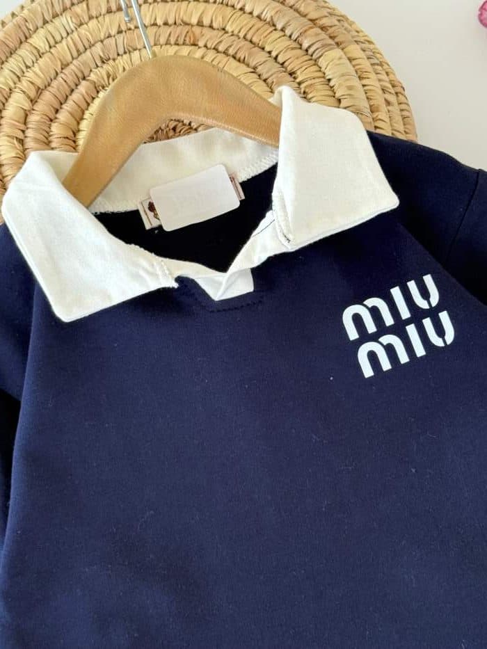 ست تیشرت و شلوار راحتی دخترانه MIU — تصویر ۳