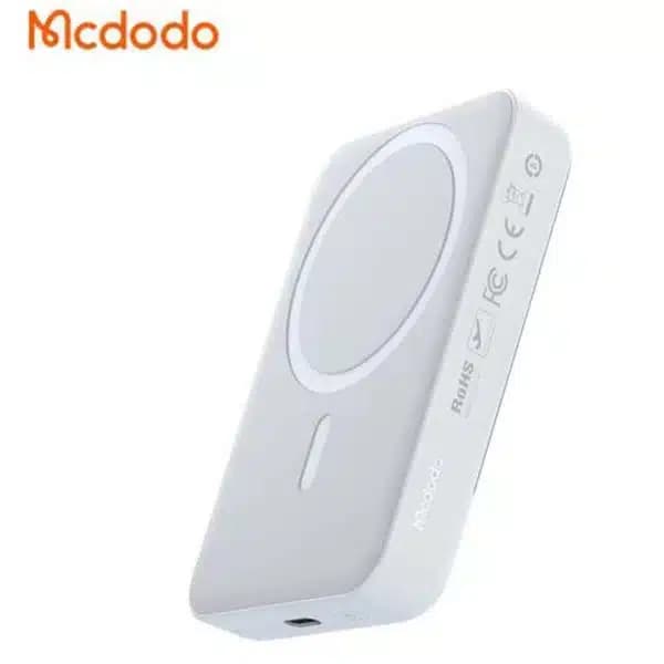 پاوربانک مک دودو مدل MC-426، ظرفیت 10000 میلیآمپر ساعت | قابلیت شارژ وایرلس تا 15 وات، دارای تاییدیه امکان حمل در هواپیما