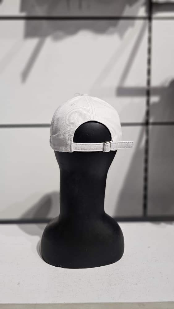 کلاه کتان نقاب‌دار Nike – سفید — تصویر ۳