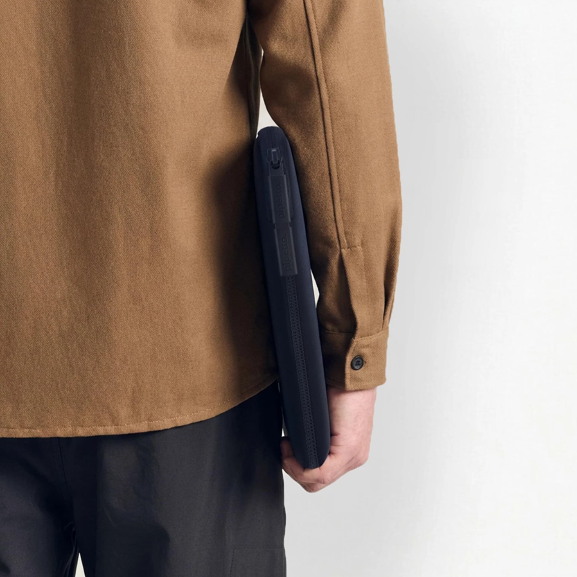 کیف مک بوک 13 و 14 اینچ مدل Classic Fit Sleeve برند پیپتو — تصویر ۵